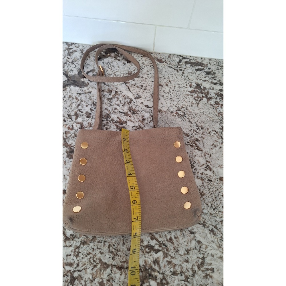 Hammitt Los Angeles Taupe Pebbled Leather Crossbody Bag Gold Rivets Red Lining - Picture 8 of 9